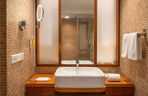 Thaltej Hotel | BloomSuites | Ahmedabad