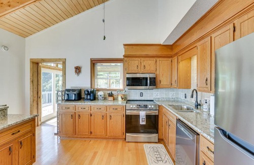 Blowing Rock House | Blowing Rock Home with Hot Tub and Mountain-View Deck!