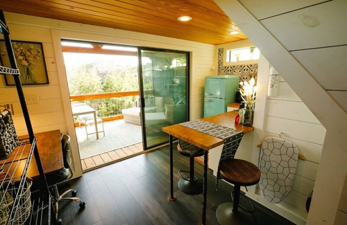 Dripping Springs Apartment | Blue Bonnet, Cozy Cabin w/ view and Pro Coffee Setup