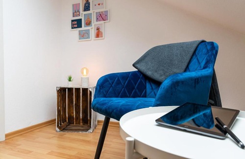 Reudnitz-Thonberg Apartment | Blue Chili 99 - Großzügiges Loft WLAN Boxspringbett bis 4 Pers