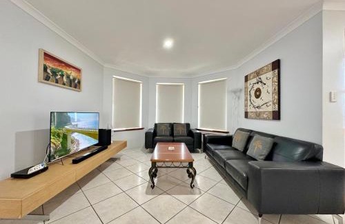 Kalbarri House | Blue Holes Getaway - Kalbarri, WA