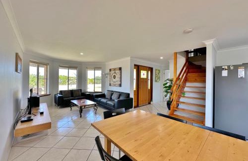 Kalbarri House | Blue Holes Getaway - Kalbarri, WA