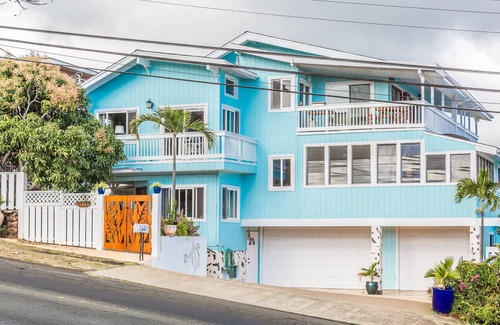 Kaimuki Apartment | Blue house (Main floor) 5 bedrooms 2.5 baths