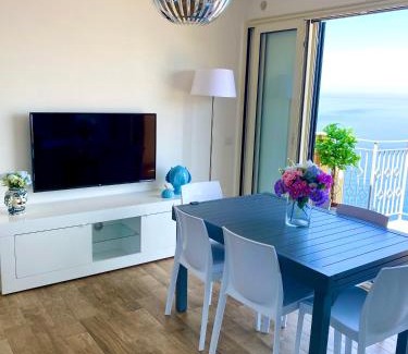 Scilla House | Blue Jolie