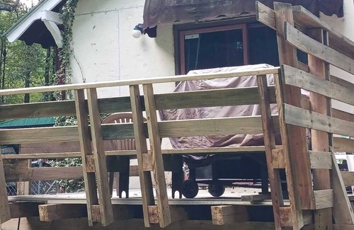 Queen House | Blue Knob Adventure Cabin Hike, Bike & Ski