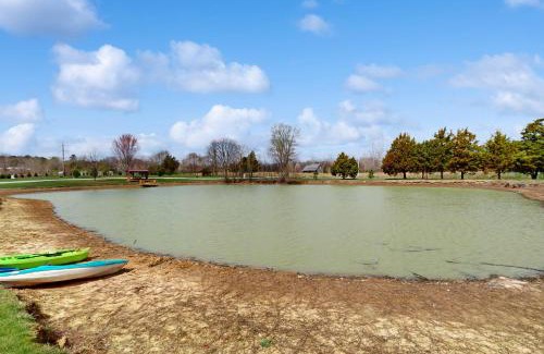 Murphysboro House | Blue Line Resort Cabin #2