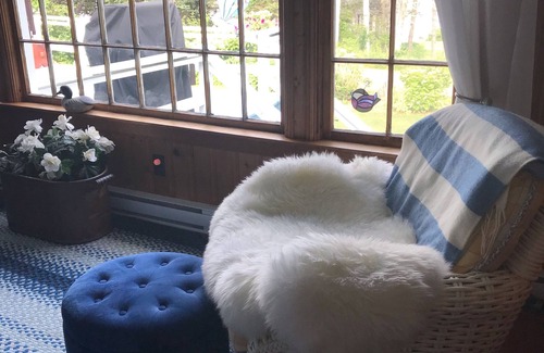 Pemaquid Point Cottage | Blue Moon Cottage near scenic Pemaquid Point Lighthouse 2 Bedrooms Ocean View