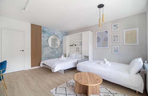 Stare Miasto District Apartment | Blue Morpho Piątkowo Apartment