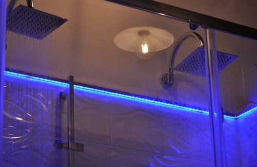 Benllera Cottage | BLUE NEST RURAL SUITE II WITH PRIVATE JACUZZI XXL, 27 KMS. DE LEÓN, COUPLES