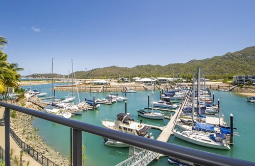 Nelly Bay Apartment | Blue on Blue Penthouse Apartment 335