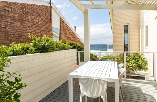 Boomerang Beach Apartment | Blue Pacific - Pacific Palms Holidays