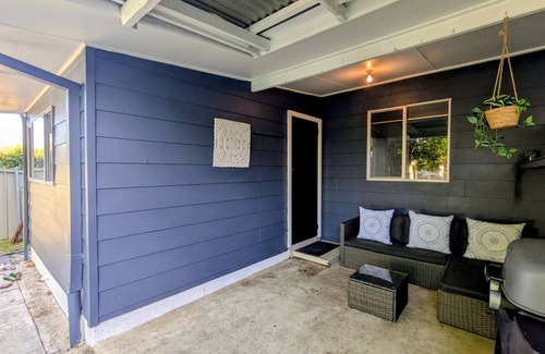 North Haven Cottage | Blue Palms Cottage - close to river, beaches and local cafe's