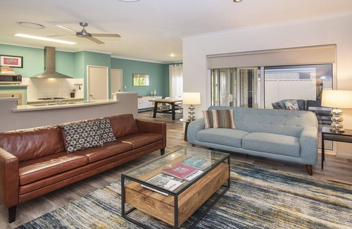Geographe House | Blue Retreat - 10min walk to the beach, Ducted & Heating