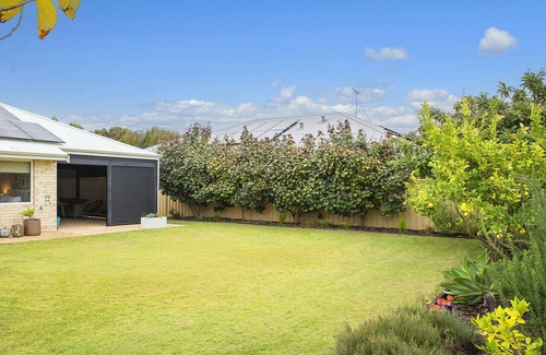 Geographe House | Blue Retreat - 10min walk to the beach, Ducted & Heating