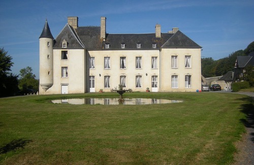 Asnieres-en-Bessin House | Blue room Le Château d'Asnières en Bessin - Omaha Beach
