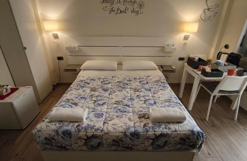 Salerno Bed & Breakfast | Blue Rose Private Room