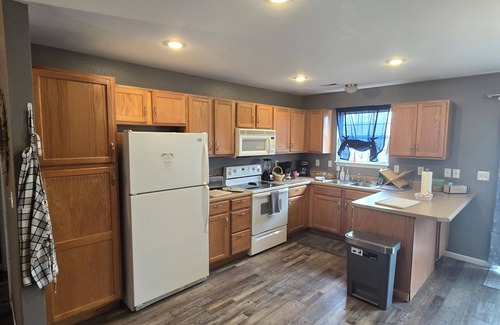 St. Robert House | Blue Sage Inn-Pet Friendly home in Saint Robert, MO. Close to Fort Leonard Wood.