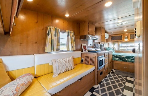Willow City House | Blue Skies Resort - Glamping, Pool & Fireplace