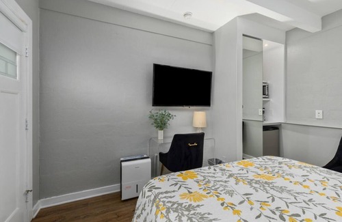 Douglas Hotel | Blue Star Motel #5 - Studio Hotel, Sleeps 2