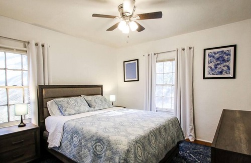 Parkside House | Blue-themed Duplex, Quick Drive to Downtown+Pets