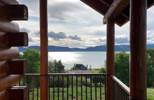 Garden City Cabin | Blue View Bear Lake-5 bedroom 3.5 bath log cabin, incredible views! Sleeps 18!