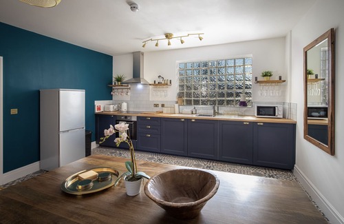 North Shore Apartment | Blueberries Apartments by Sasco