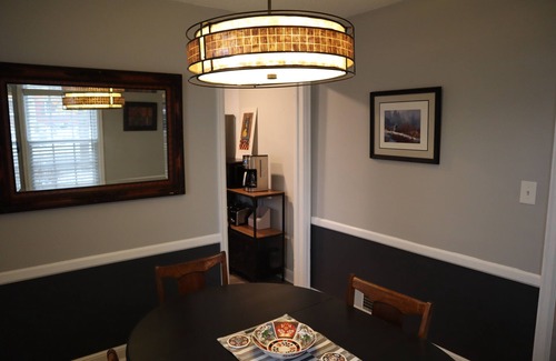 Kutzky Park House | Bluebird/Charming 3-bedroom, 1.5 bathroom house, 5 blocks to Mayo Clinic