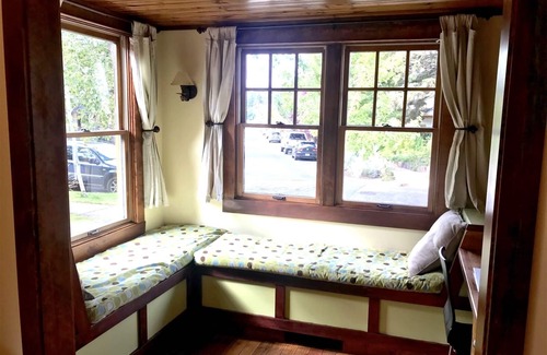Old Bend House | Bluebird Day - Cinder Cone Bungalow