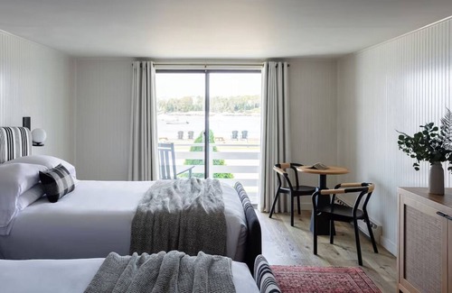 Ocean Point Hotel | Bluebird Ocean Point Inn | Ocean Point Two-Bedroom Suite | Free Coffee and Tea