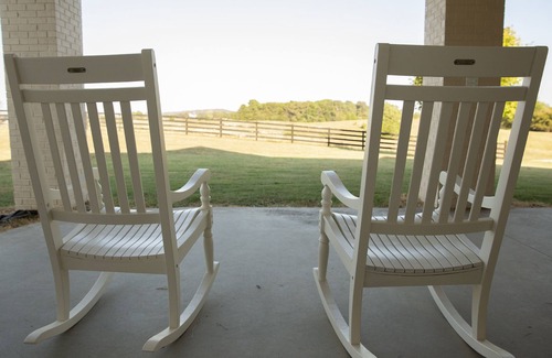 Smiths Grove House | Bluegrass Vineyard B&B, nestled next to the vineyard and winery
