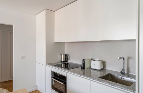 Casal da Ladeira Apartment | Blueground | Alvalade, balcony, nr Campo Pequeno