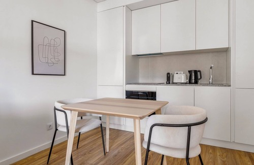 Casal da Ladeira Apartment | Blueground | Alvalade, balcony, nr Parque Eduardo VII