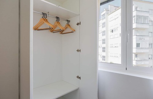 Sao Joao de Deus Apartment | Blueground | Areeiro, balcony, nr Praça de Londres