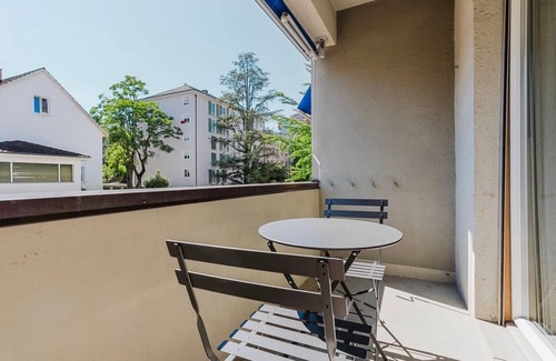 Breite Apartment | Blueground | Breite, elev, washer, balcony