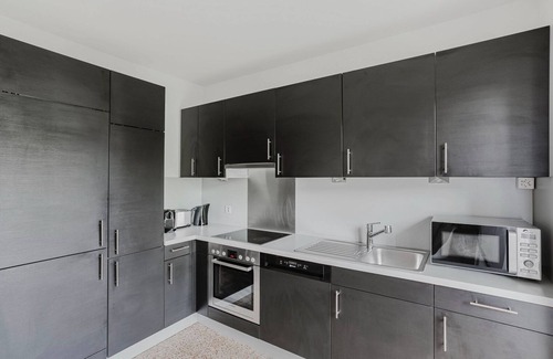 Breite Apartment | Blueground | Breite, elevator, fully furnished
