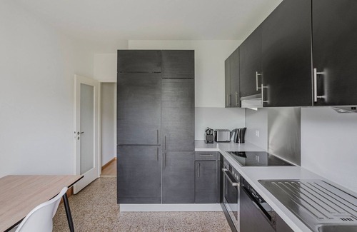 Breite Apartment | Blueground | Breite, elevator, fully furnished