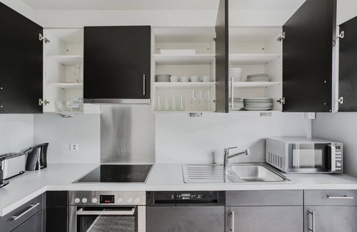 Breite Apartment | Blueground | Breite, elevator, fully furnished