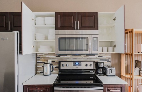 North Burnet Apartment | Blueground | Domain, pool & w/d, nr stadium