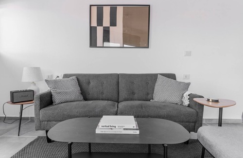 Florentin Apartment | Blueground | Florentine, City view, Balcony (TLV-4)