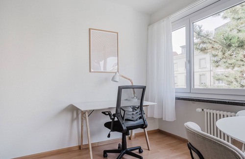 Iselin Apartment | Blueground | Iselin, balcony, elev, nr market
