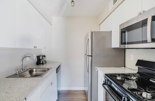 Cherrywood Apartment | Blueground | Mueller 2bd, BBQ, Pool, AC, nr Downtown