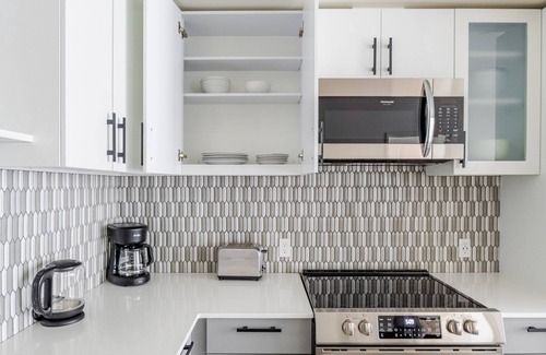 Northwest Bellevue Apartment | Blueground | Northwest Bellevue, view, nr Bellevue Park