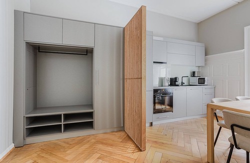 Oberstrass Apartment | Blueground | Oberstrass, rooftop & a/c