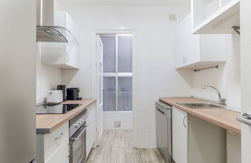 Les Corts Apartment | Blueground | Pedralbes, AC & w/d, nr Camp Nou
