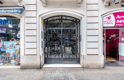 Les Corts Apartment | Blueground | Pedralbes, AC & w/d, nr Camp Nou