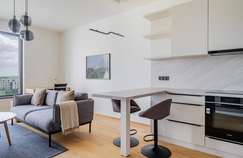 Prague 9 Apartment | Blueground | Prague 9, balcony, free parking (PRG-46)