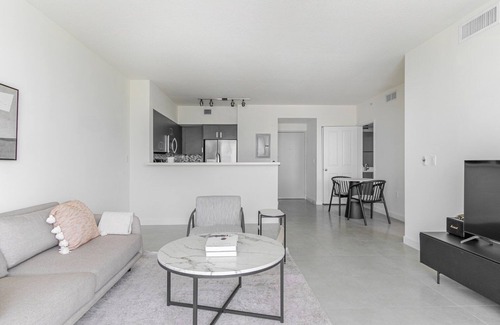 East Little Havana Apartment | Blueground | Riverside, pool, nr Miami River