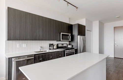 The Loop Apartment | Blueground | S Loop, pool & w/d, nr Willis Tower