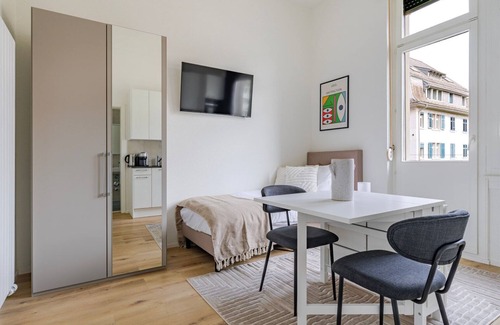 Seebach Apartment | Blueground | Seebach, view, nr Uetliberg