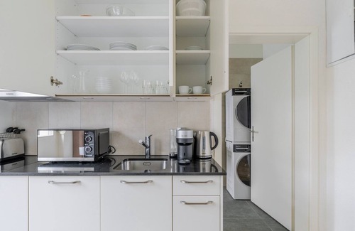 Seebach Apartment | Blueground | Seebach, view, nr Uetliberg